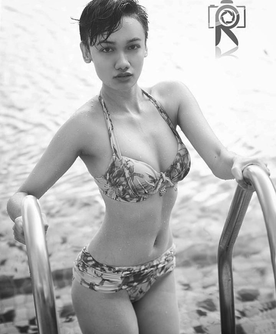 largestgirlscolection:  AAA boss 👍🏻