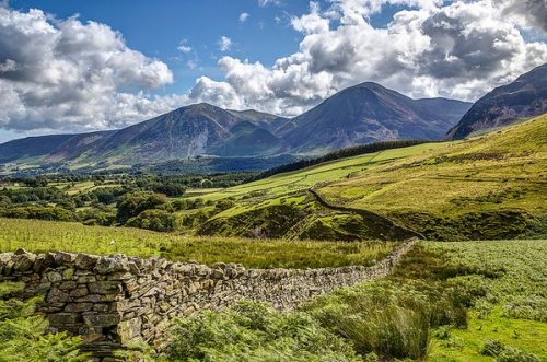 farfromthetrees:  pagewoman:  Lake District, Cumbria, England by Andrew Locking   My home. I miss the summer so much.