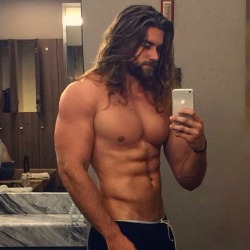 funandphotos:  Brock O’Hurn. O’Honey.