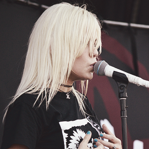 themainesofar-blog:  favorite people ever: jenna mcdougall. “if you want something