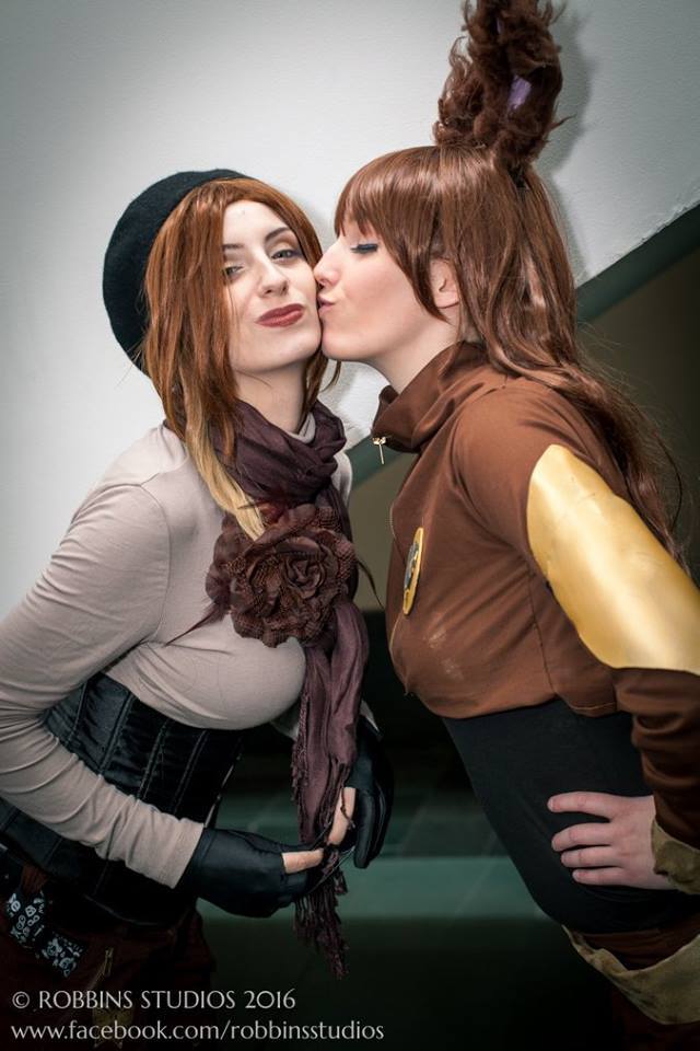 me ( @microkittycosplay ) and  @tootmynute as Velvet and Coco :3 