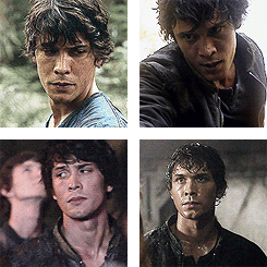 rhysfaerye:Evolution of Bellamy looking at Clarke