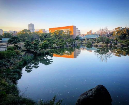 ⛳️1608. 清澄庭園 Kiyosumi Garden, Koto-ku, Tokyo ＼あけましておめでとうございます／ 今年も色んな庭園へ足を運んで紹介していきたいと思います。年内に紹介できなか