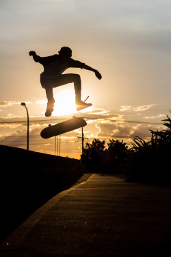 alexdalum:  Xavier late night KICKFLIP TAKEN