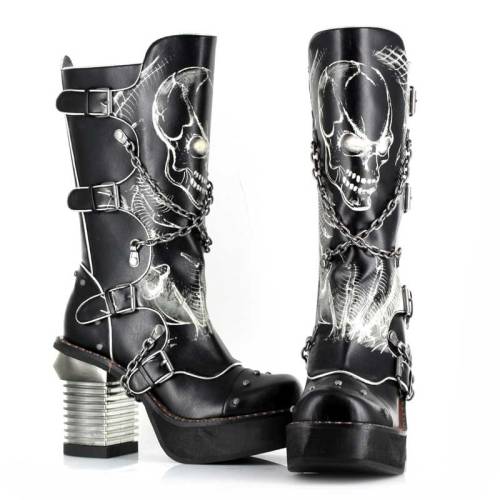 XXX Seasonal footwear (“Spawn” knee boots photo