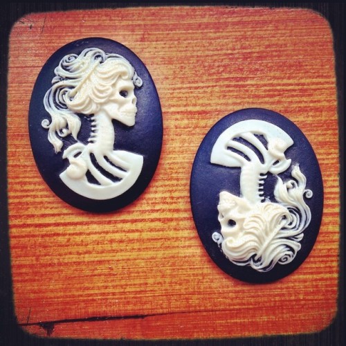 Delightfully fun cameos - they are even on sale @ rings-things.com #cameo #halloween #fashion #trend