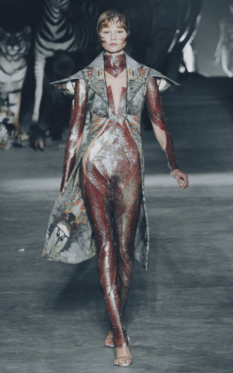 Alexander McQueen / Spring 2009 / RTW Model: Magdalena Frąckowiak