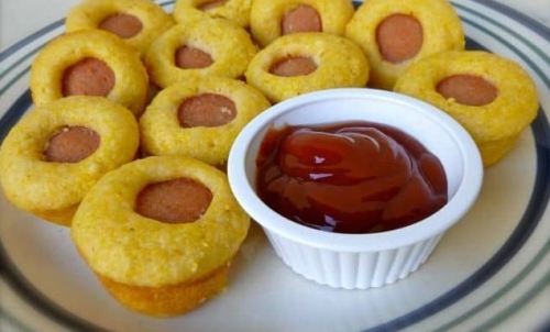 Skinny Mini Corn Dog Muffins INGREDIENTS:1 small package (6.5 ounces/6 muffin size) cornbread mix (