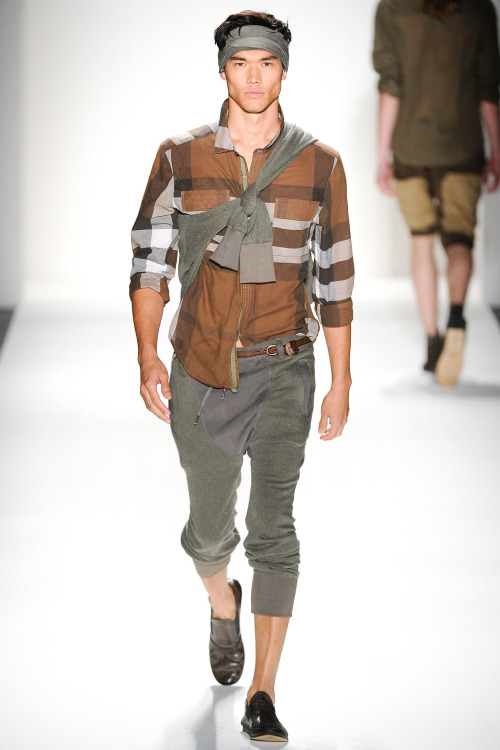 model-hommes:  Scott Neslage for Nicholas K S/S 2014 New York.