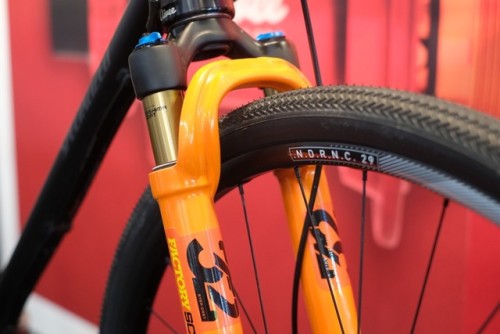 strange-measure: Specialized Sequoia was fitted with Fox’s fork.