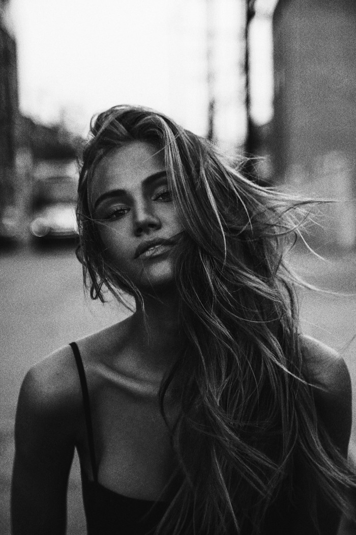 absyntheofmalice: jordenkeithphotography:  Scarlett Leithold By Jorden Keith www.jordenkeith.com