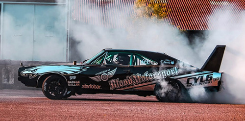 musclecardefinition:  1968 Dodge Charger – Drifting at the Old Factory [VIDEO] Watch here! w