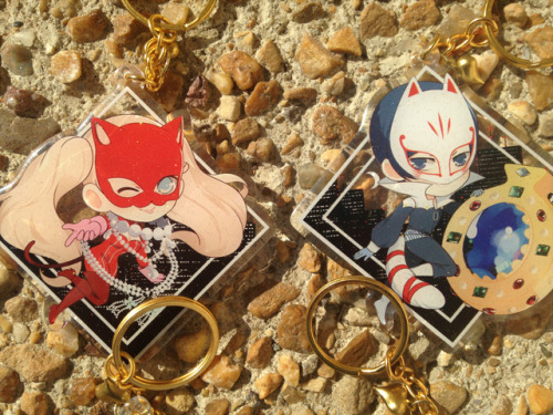 Took better pictures of my charms! Also have a close up of the glitter in the first picture. If you 