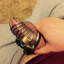 huntingtonsilver:Locked myself up again and