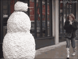 collegehumor:  Lady’s Snowman Scare Reaction It’s beginning to look a lot like my nightmares.  Almost turned violent!!