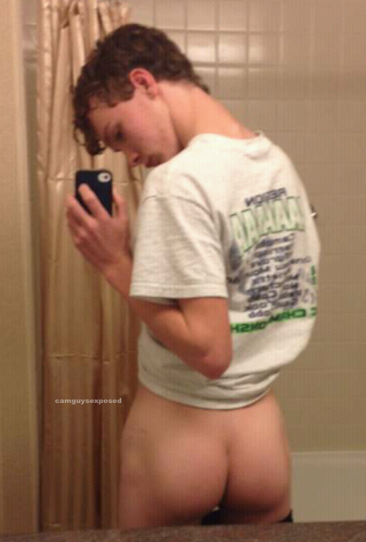italianboyjr:  camguysexposed:  Noah ZImmer with ginger locks and hard meat for all