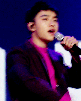 kyungsoo-squishy:   my babe looking fine (ft. jongin who can’t keep his tongue