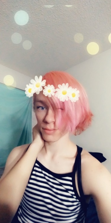 chererry: More of my ugly mug. But the top is cute tho.