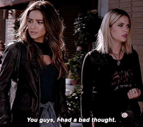 PRETTY LITTLE LIARS 5.11 — No One Here Can Love Or Understand Me 