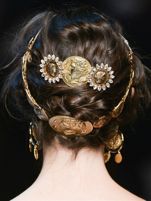 the-chanel-charade:lamorbidezza: Dolce&Gabbana Spring 2014 Details