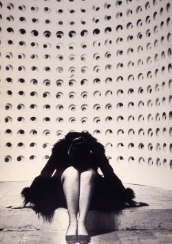 birikforever:  Paolo Scheggi; Intercamera Plastica, 1967 (Fotografia Carlo Bachi) 