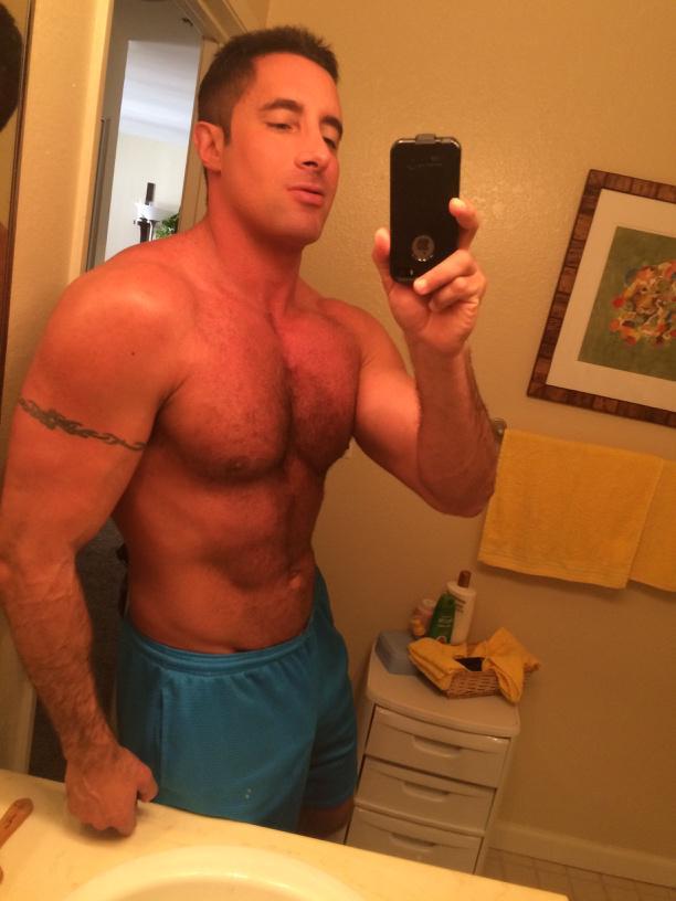 colungafrank:  NICK CAPRA Januar 2015 twitter pics