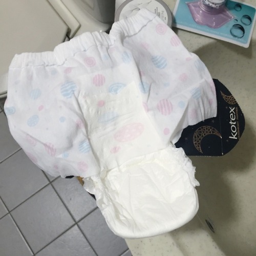 raidensissy: Kotex overnight panties