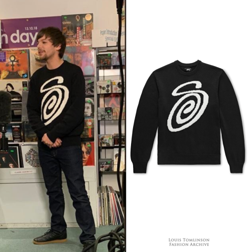 Louis at the signing in Marlborough | February 5, 2020Stüssy Logo-Intarsia Cotton Sweater 
