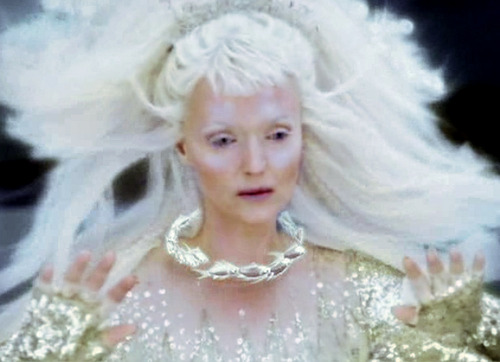 scribblingface:fuckyeaharthuriana:Women of Merlin 1998: The Lady of the LakeIt’s human to make mista