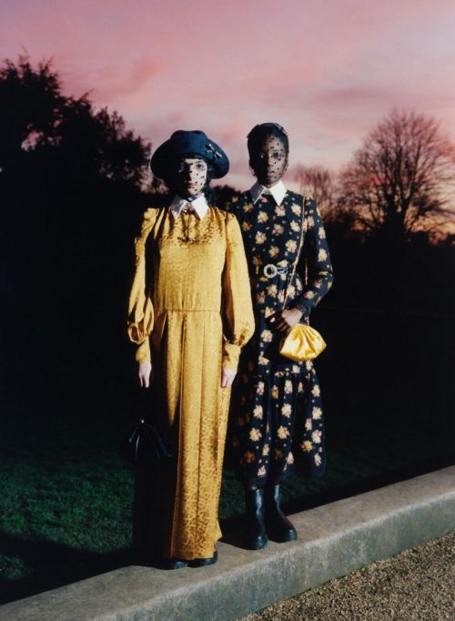 bienenkiste:Erdem Pre-Fall 2021 | Devon Ross and Zoë Kezia photographed by Ina Lekiewicz