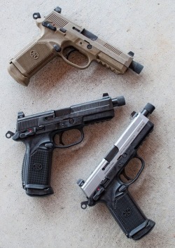 whiskey-wolf:  gun lust