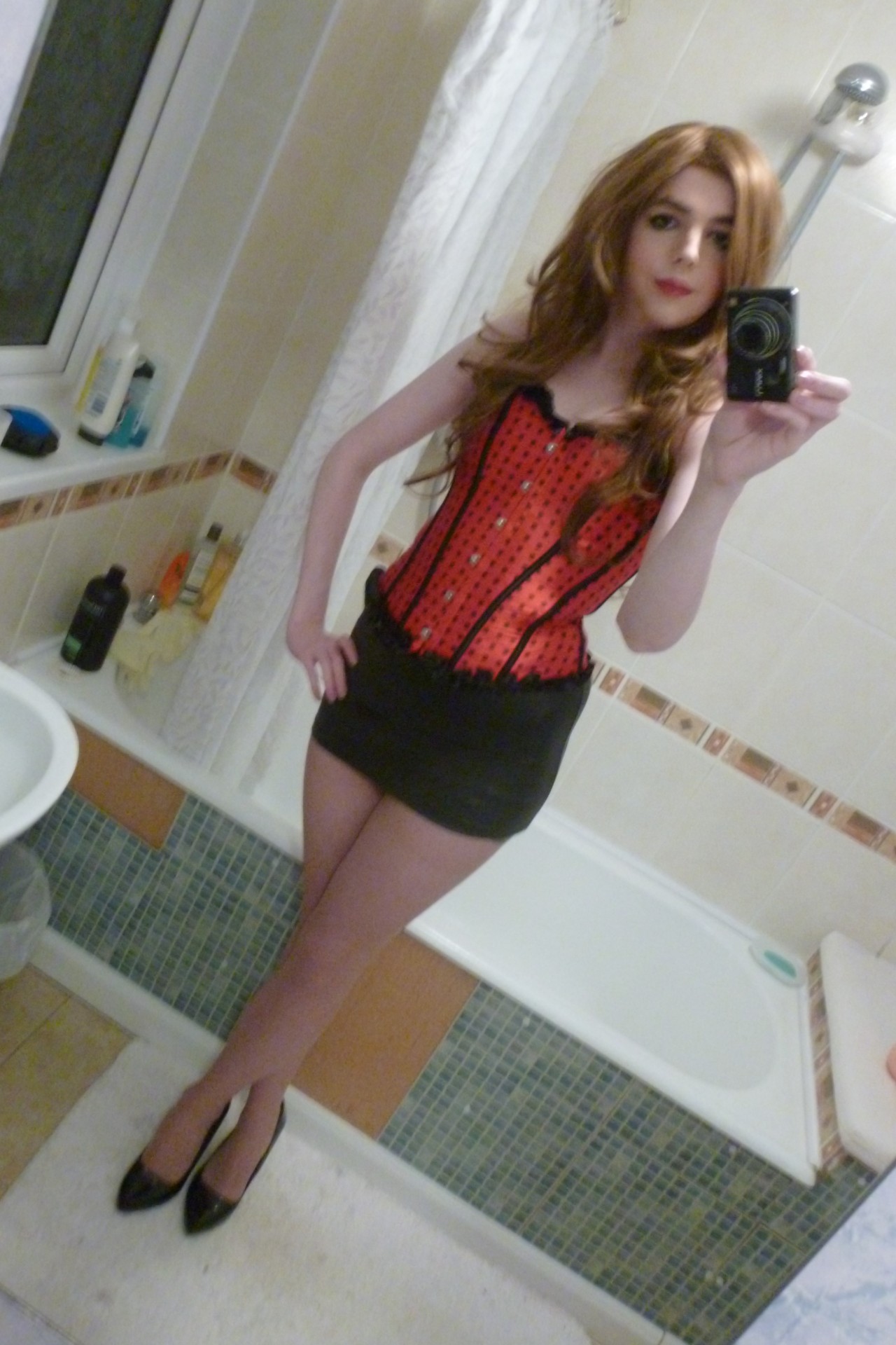 gjglen96:lucy-cd:Pictures  Love this outfit, really shows off that figure I love