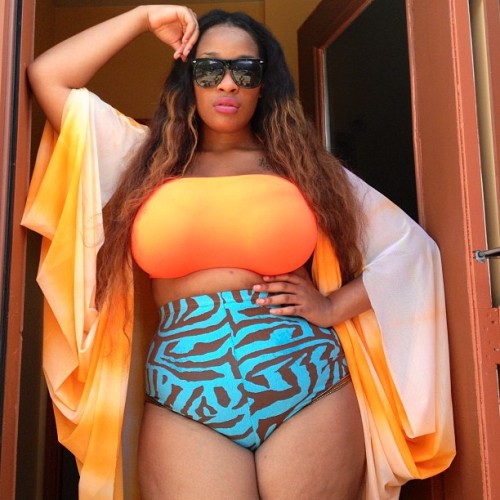 goldenlady25:  fffab:  We are not worthy….. Essie Golden  Summer sexy!