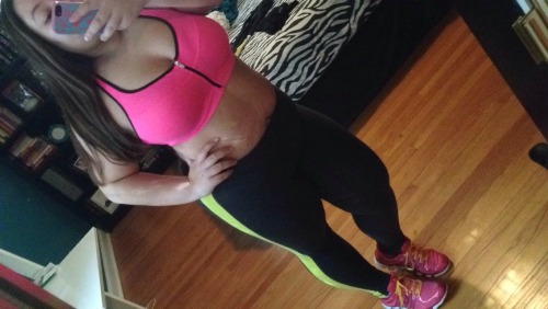 cubansmiles:  Hot pink 💞💪