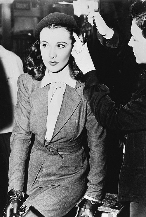 Vivien Leigh getting her hair styled on the set of Waterloo Bridge (1940)