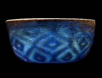 delicatuscii-wasbella102: Roman blue glass bowl with diamond pattern, 3rd Century AD