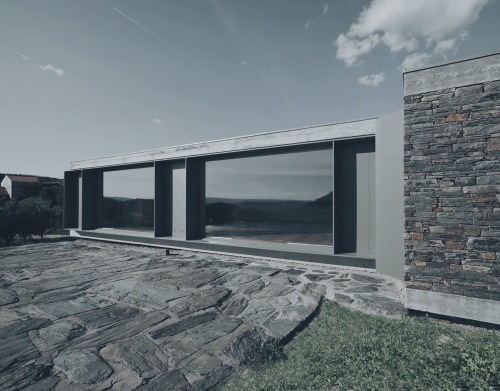 House in Castelo Melhor Correia / Ragazzi Arquitectos