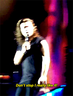 feelszarry:  A lady winking at Harry - Boston, 12 Sept. 