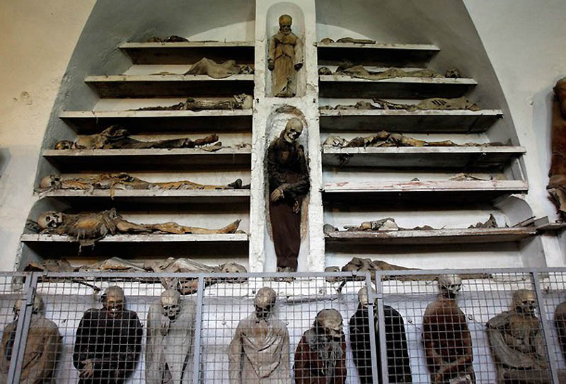 hellosailor:  mindcontroltactics:  Catacombe dei Cappuccini. Palermo, Sicily.  