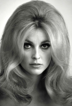 vintagefashionandbeauty:  Sharon Tate photographed