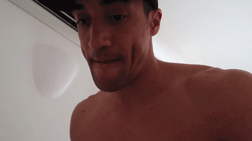 dailykeahu:  “Ok. I need a shirt.”  I STARTED A VLOG! FIRST ONE.