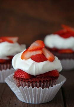 foodffs:  Red Velvet Cupcakes Really nice