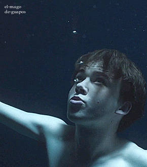 el-mago-de-guapos:  Alex Lawther Departure (2015) 