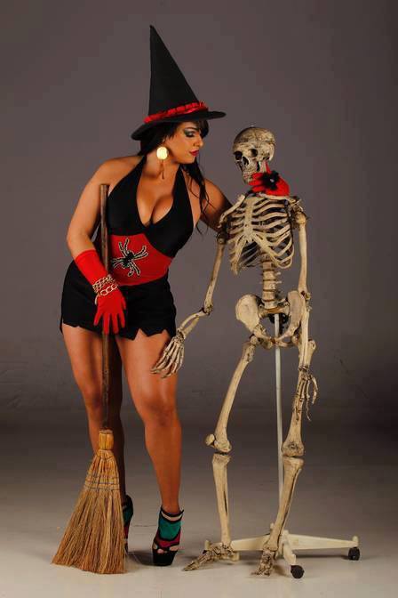 txcooksawyer:  Andressa Soares Happy Halloween!