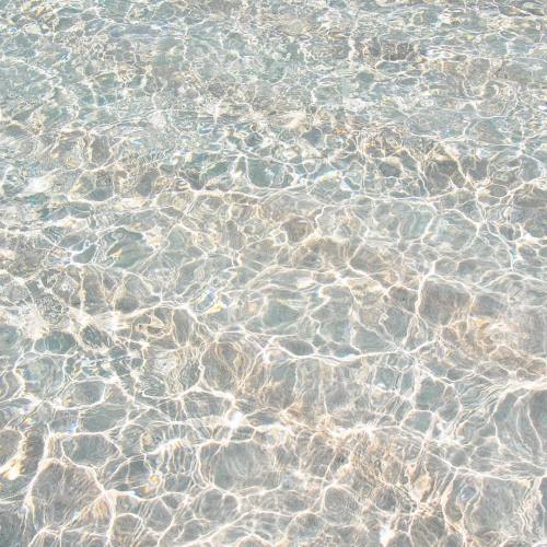 tanakakakuway:百合ヶ浜辺りの海面。キラキラしてましたよ。#与論島の海 #与論島 #百合ヶ浜