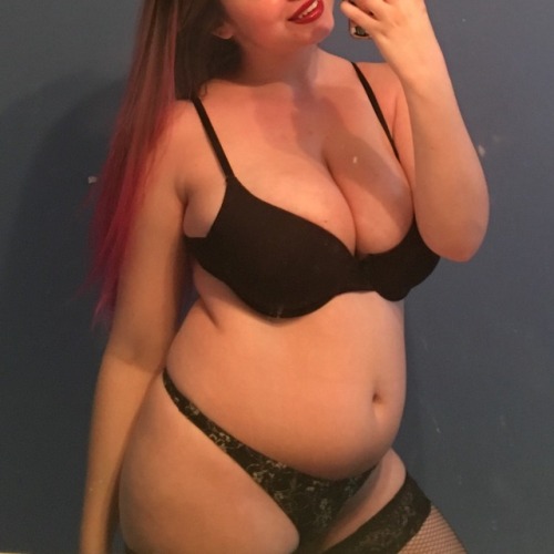 bloatedbbygirl:🖤🖤🖤 porn pictures