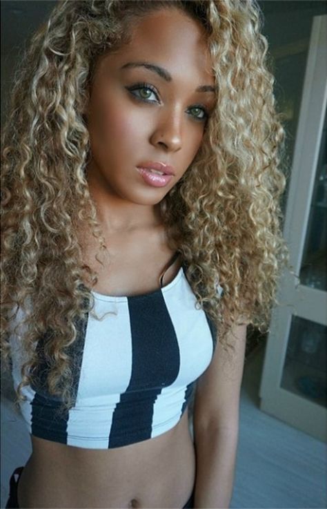 naturalhairqueens:  Honey curls