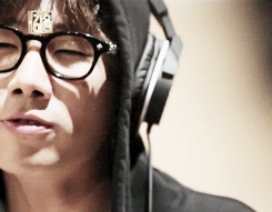 Sex g-y-u:  sunggyu + glasses = cutest   pictures