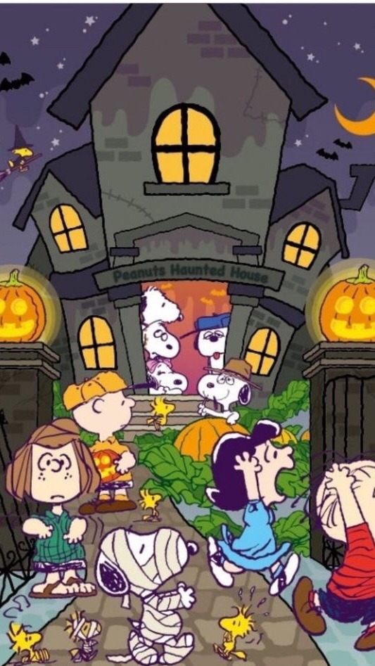 mischief-night:  Charlie Brown Halloween Lockscreens  Send a request 🎃 
