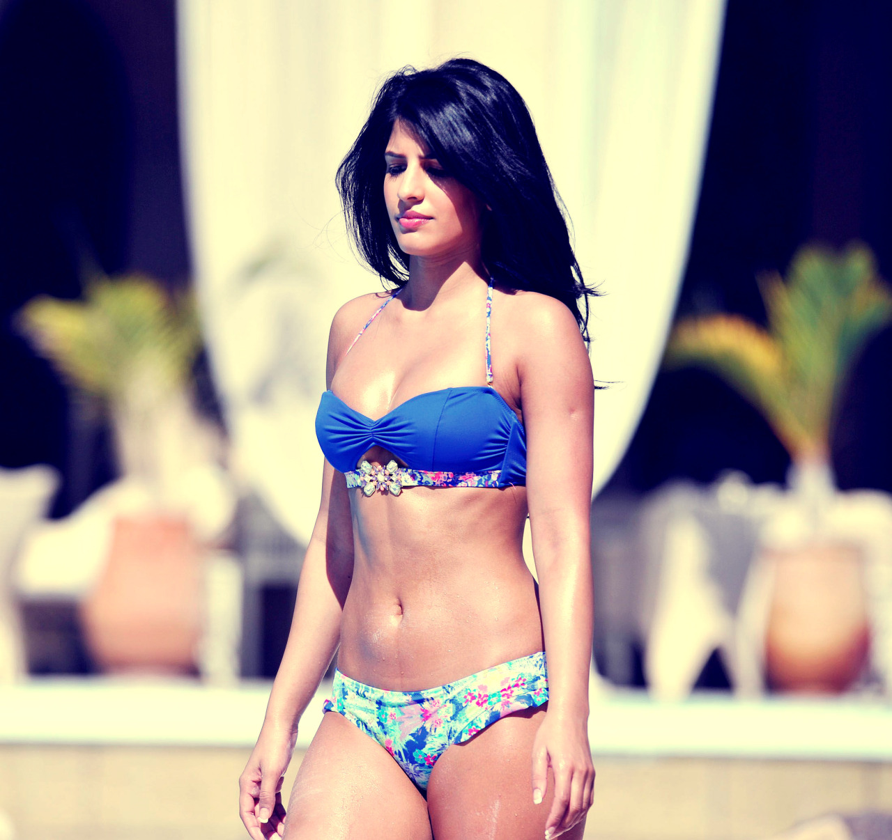 actressheaven:  Jasmin Walia in Sexy Swimsuit by the Pool Pics ………………………….